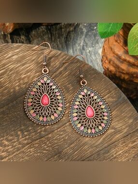 Bohemian Tear Drop Filigree Earrings in Coral and Green - Unbranded
